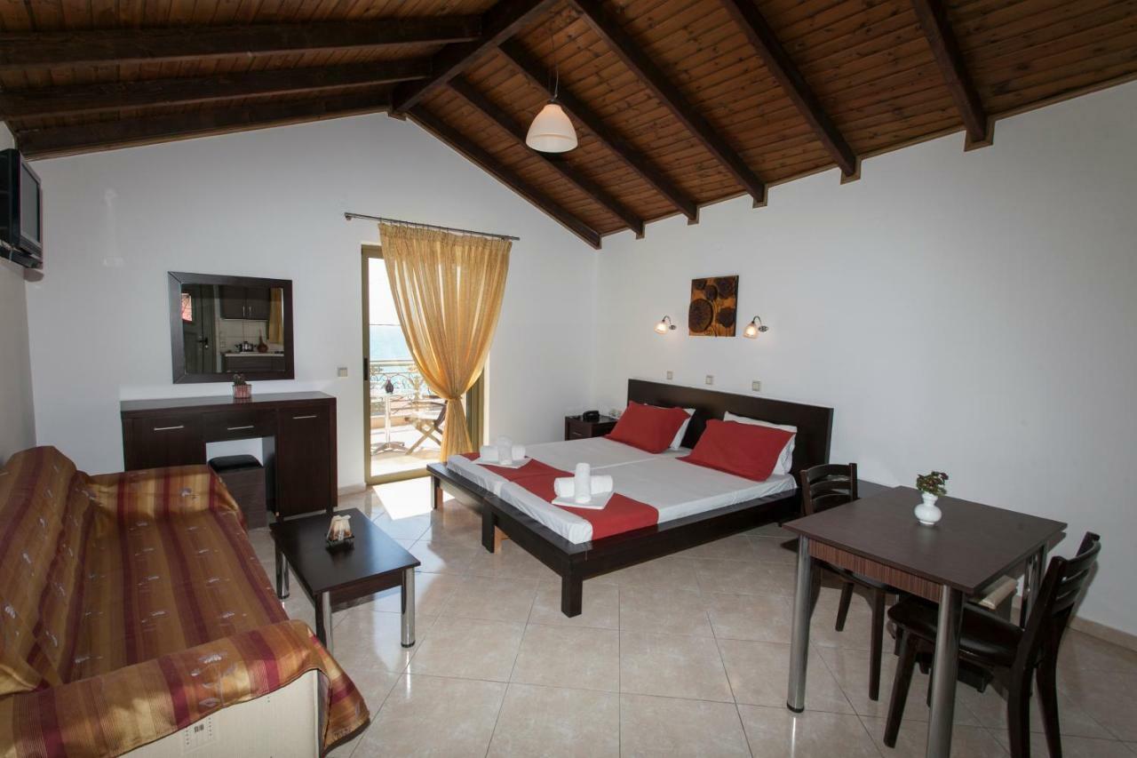 Siarbas Hotel Paralia Vrachou Bagian luar foto