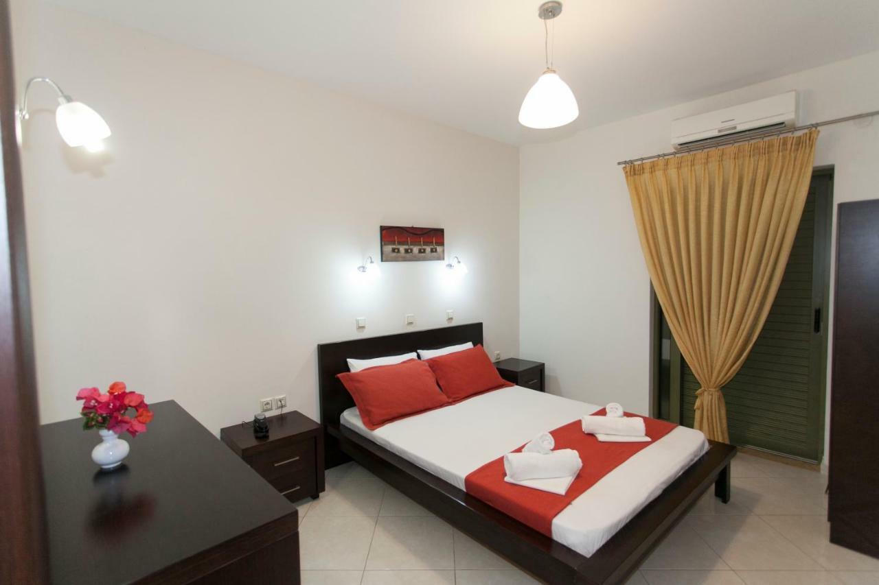 Siarbas Hotel Paralia Vrachou Bagian luar foto